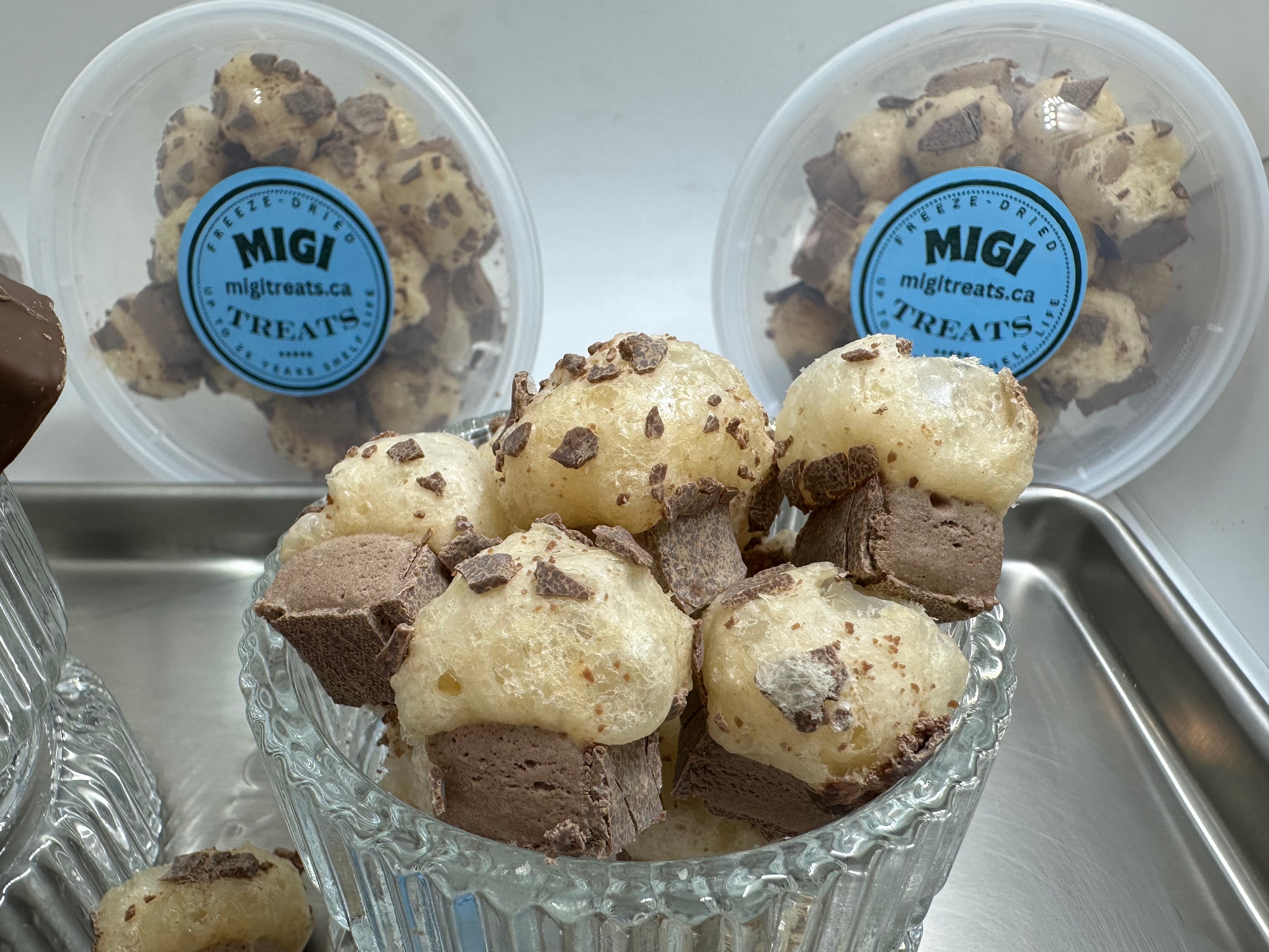 Freeze-Dried Puffy Crispy Chocolate Caramel & Nougat